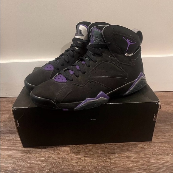 Jordans - Picture 3 of 6